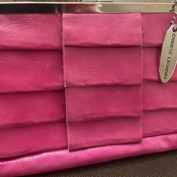 Chinese Landry Clutch - Picture 2 of 5